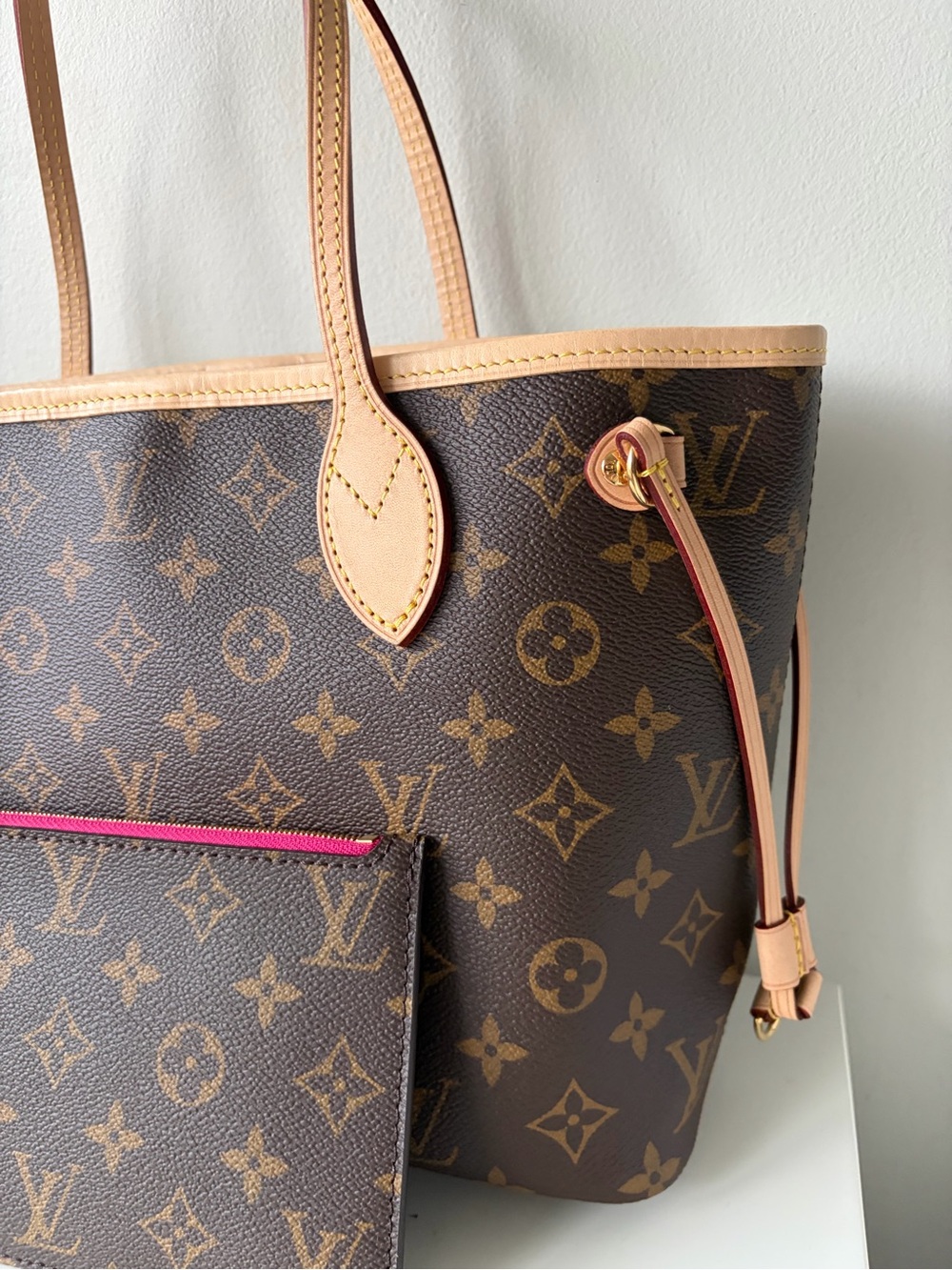 Louis Vuitton Neverfull PM β Monogram with Pouch - Picture 11 of 16